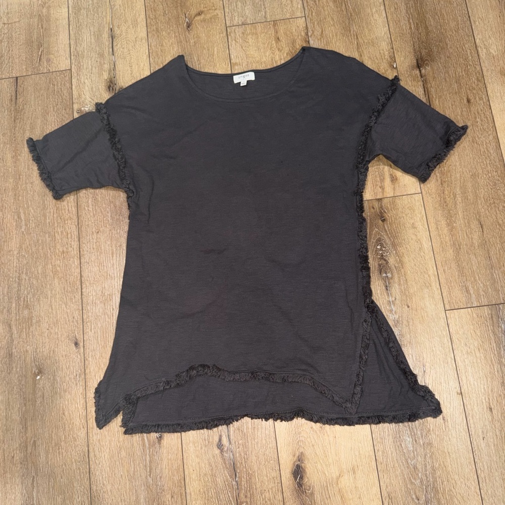 Umgee Fringe Charcoal Gray Short Sleeve Tunic Top size Small
